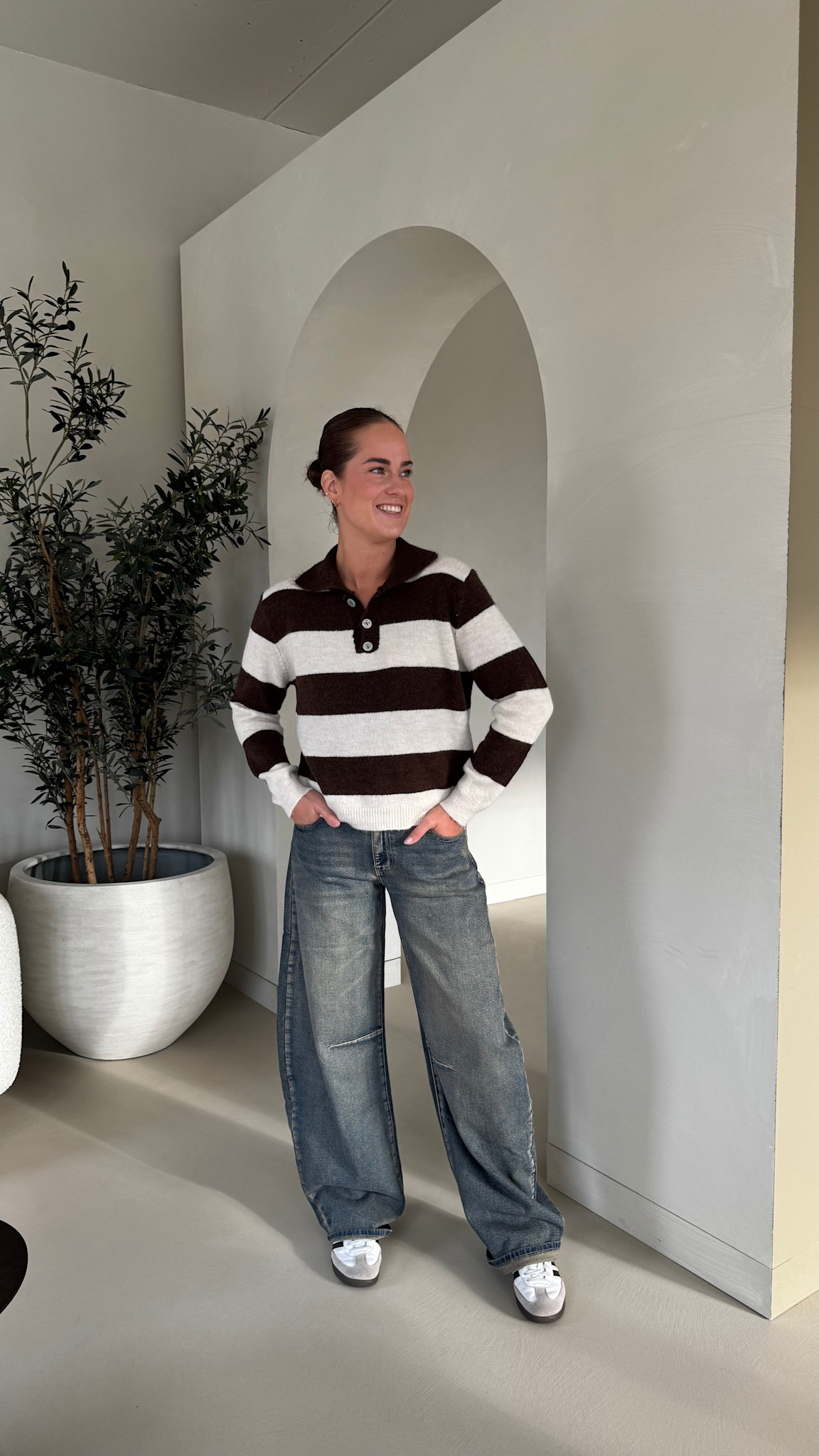 Knitted striped polo sweater - offwhite/brown