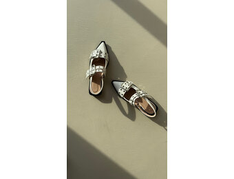 Buckle slingbacks - white