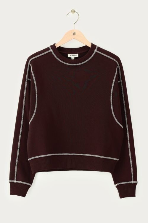 Bruine sweater met contrasterende stiksels MJ15180