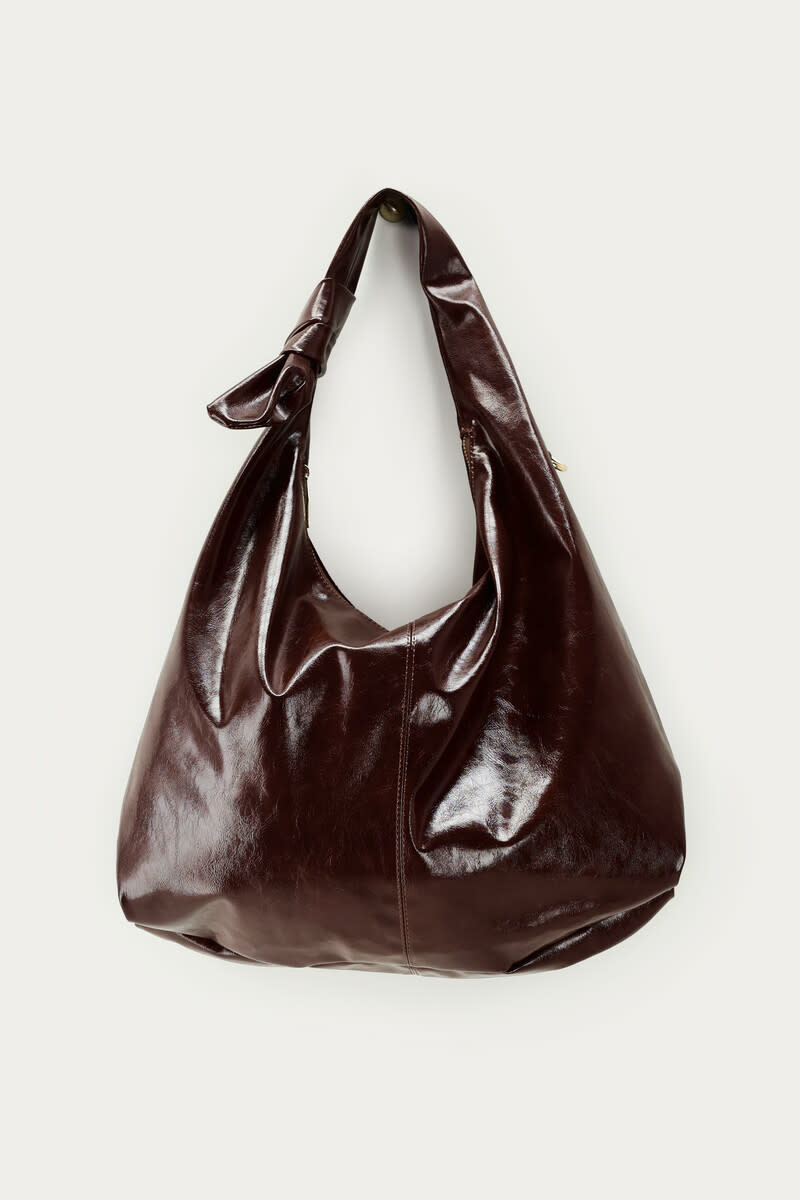 Donkerbruine grote PU schoudertas met knoop MJ15232