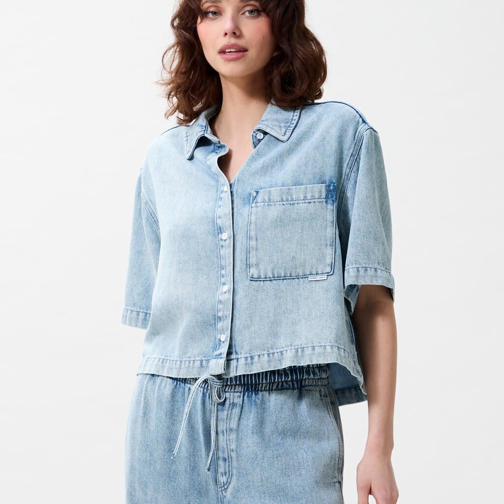 CATWALK JUNKIE Short sleeve denim blouse 2602021602 Light Blue