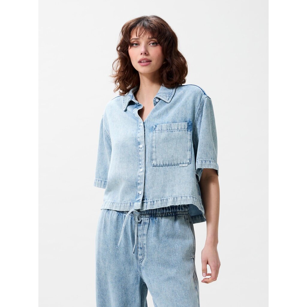 CATWALK JUNKIE Short sleeve denim blouse 2602021602 Light Blue