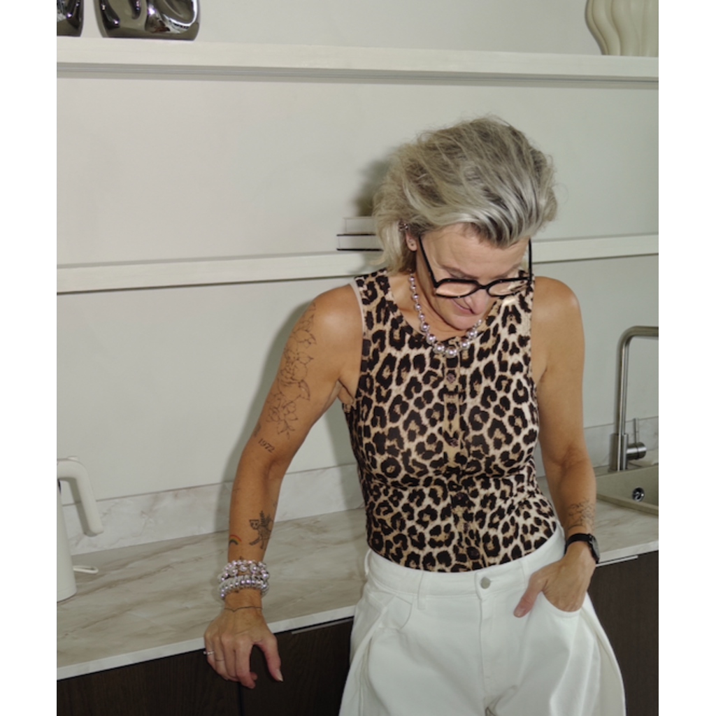 Soft sleeveless buttons top - leopard