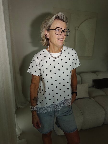 T-shirt stippen kanten onderkant