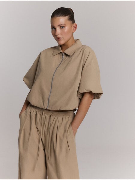 REFINED cropped blouse zipper INAYA (R2608456044) sand