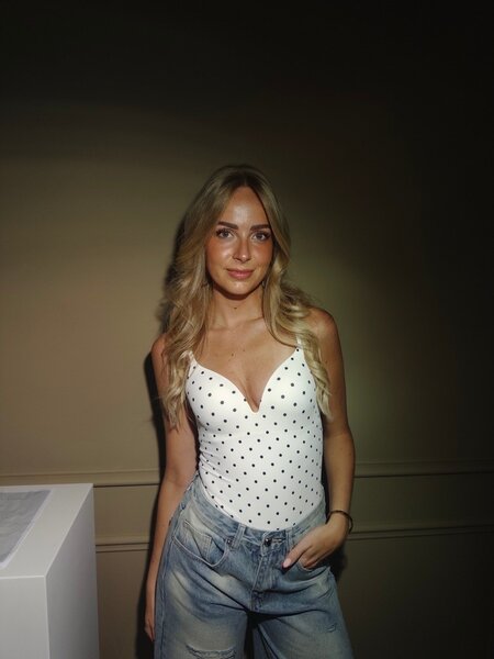 Basic seamless body with cups - white w dots