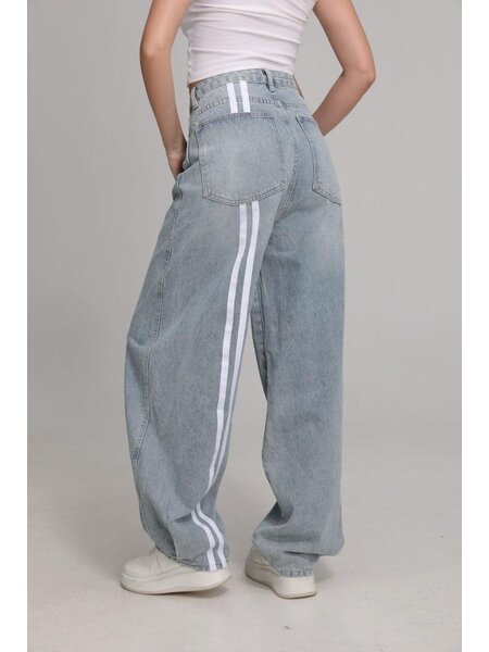 Baggy fit jeans white stripes back
