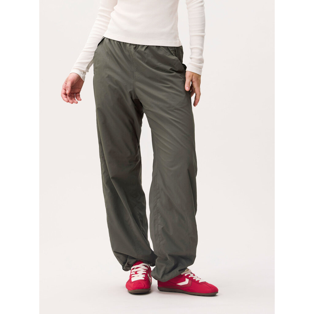 CATWALK JUNKIE Parachute trousers with fleece inside 2604023004 Green