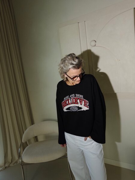 Sweater BELIEVE - zwart