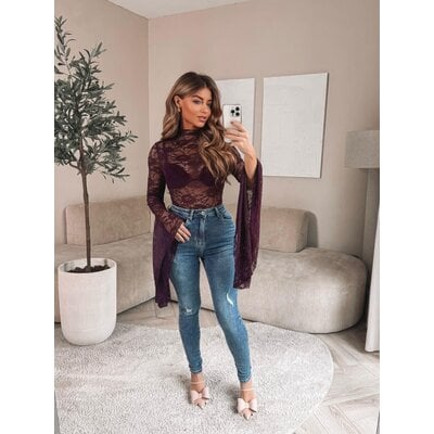 JAIMY Lourien lace flared top plum