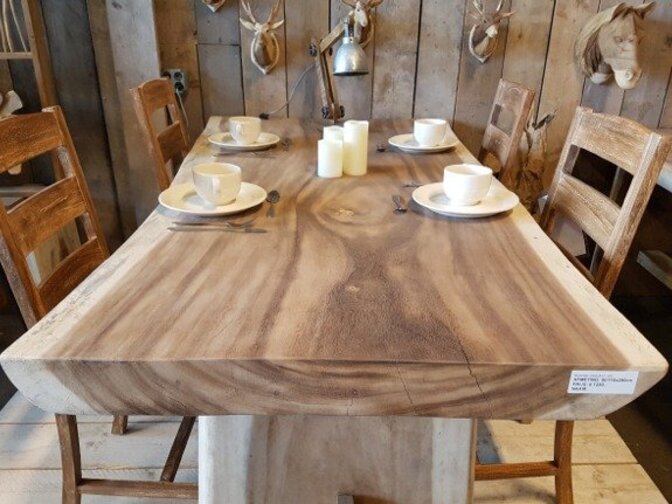 Stoere boomstam tafel 200cm