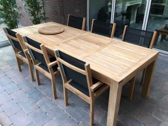 Teak tuintafel 100x250 met 6 batyline tuinstoelen