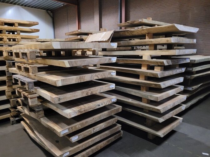 Boomtafel hardhout Suar 340cm