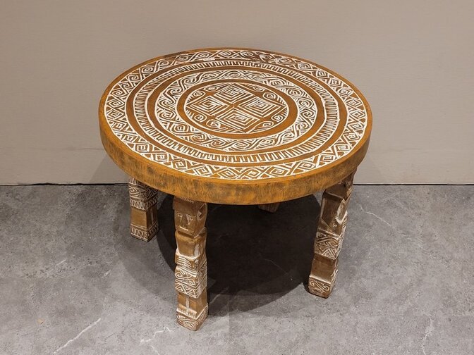 Ronde salontafel met houtsnijwerk - 60x46cm