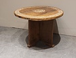 Ronde salontafel met houtsnijwerk 67x45cm