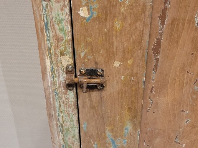 Oud Indonesisch  raamkozijn met luik - 80x100x9cm