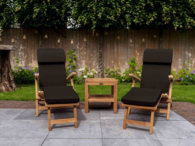 2x Teak ligstoel New Ocean,  kussens en bijzettafel