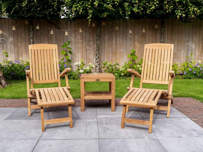 2x Teak ligstoel New Ocean,  kussens en bijzettafel