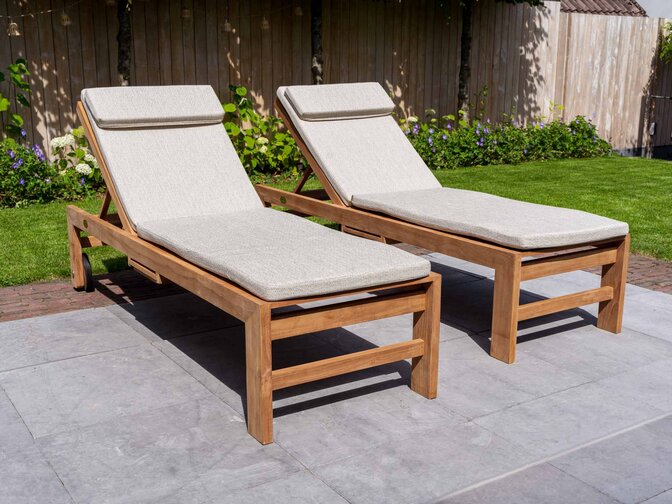 2x Teak ligbedden Trento met kussens