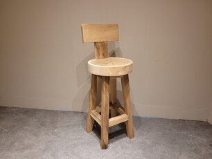 Boomstam barkruk met rugleuning - rond Boomstam barkruk met rugleuning - rond