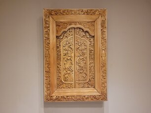 Raam met kozijn - houtsnijwerk - 65x95cm Raam met kozijn - houtsnijwerk - 65x95cm