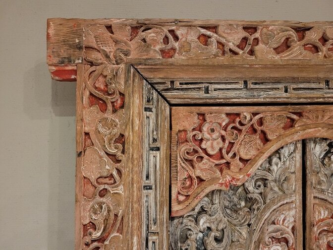 Oud raam met kozijn - 75x90x9cm