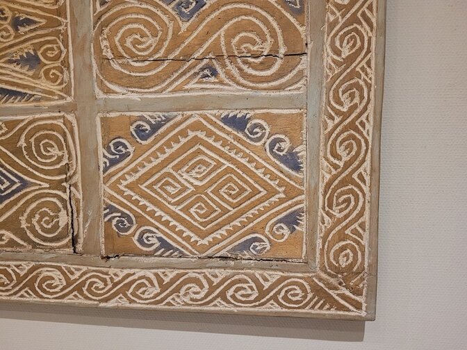 Wandpaneel met houtsnijwerk 100x70cm