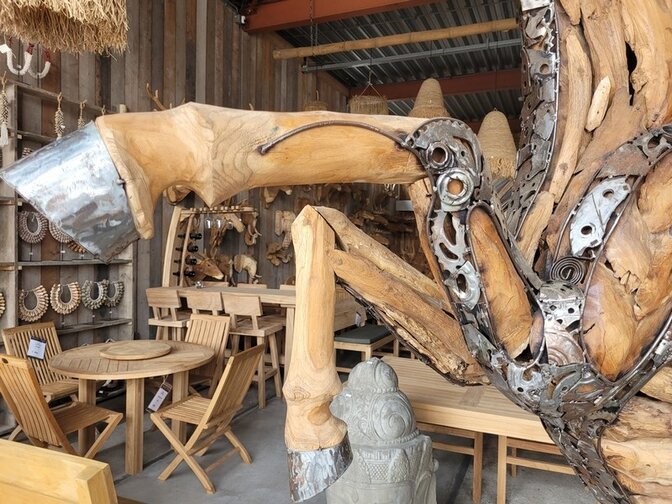 Groot steigerend paard - hout en metaal