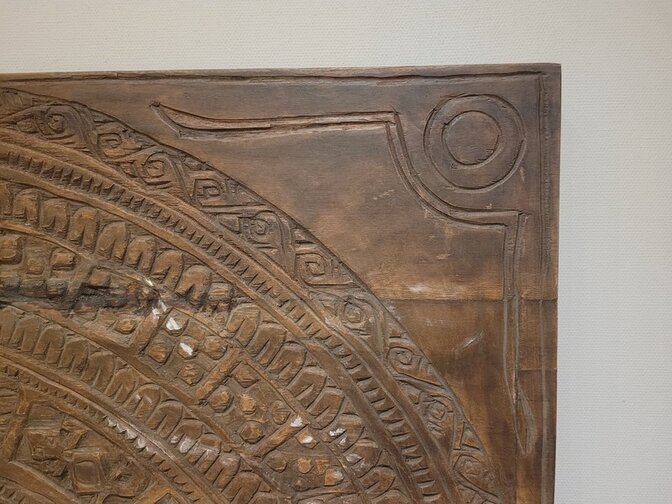 Muurdecoratie met houtsnijwerk 140x145cm - SKA24137-06