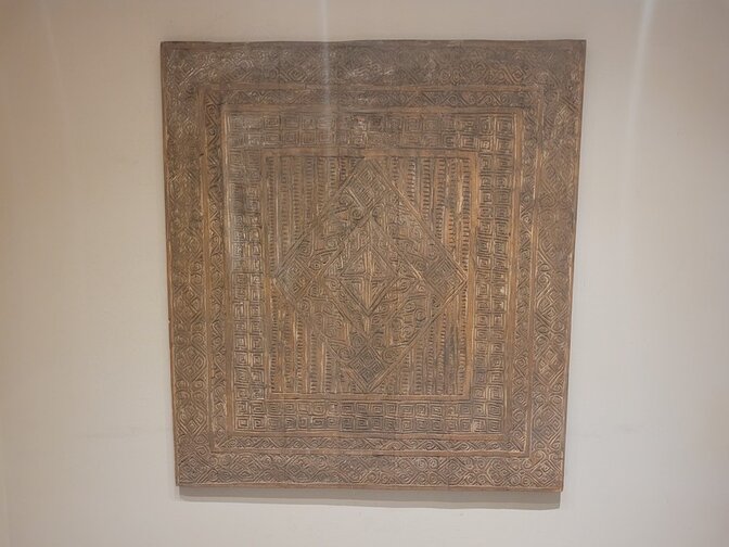 Muurdecoratie met houtsnijwerk 135x150cm - SKA24137-03