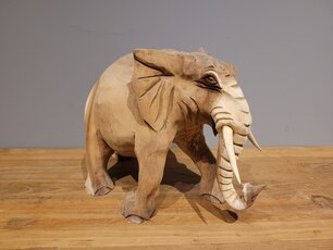 Staande olifant 30x15x25cm Staande olifant 30x15x25cm