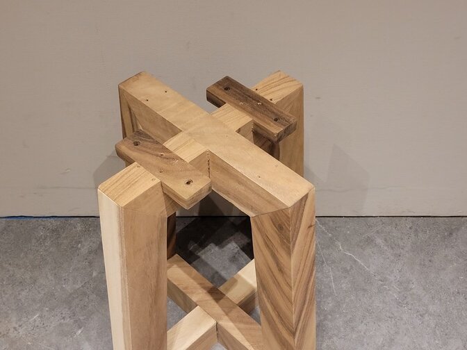 Piramide poot boomstamtafel - hardhout  - klein