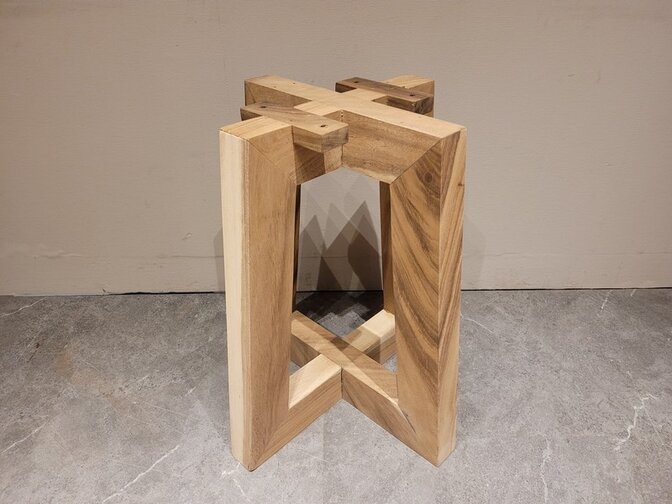 Piramide poot boomstamtafel - hardhout  - klein