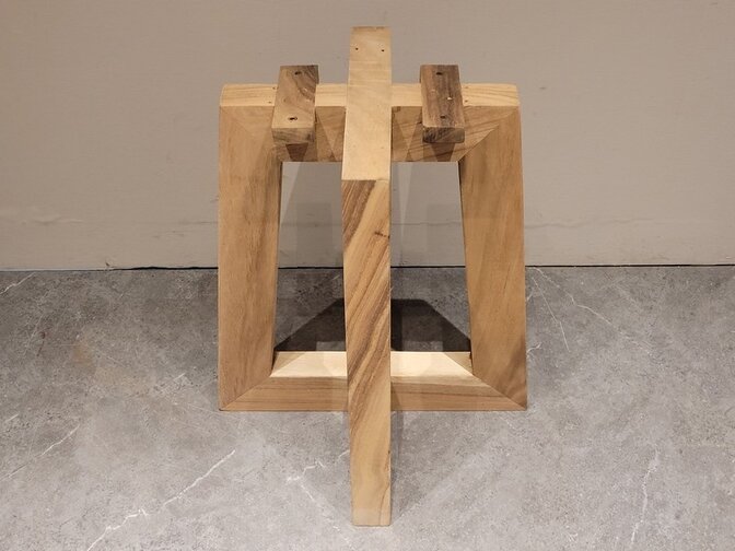 Piramide poot boomstamtafel - hardhout  - klein