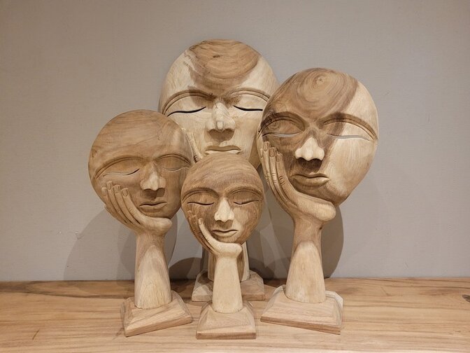 Houten gezicht op hand - 20x40cm