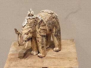 Staande olifant met schelpen - 25x20cm