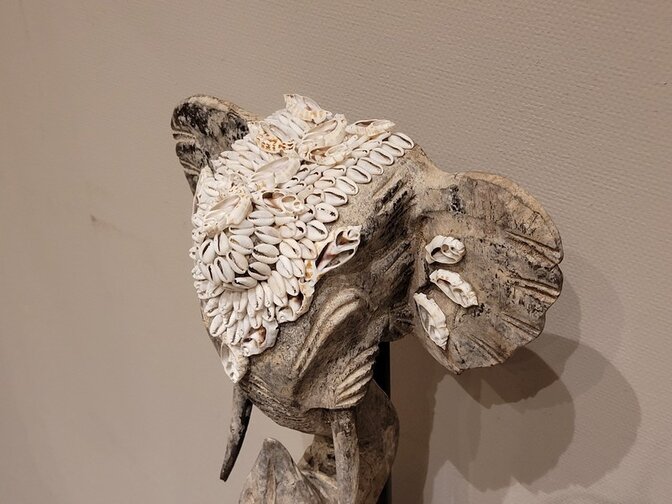 Olifantenkop met schelpen - 30x45cm