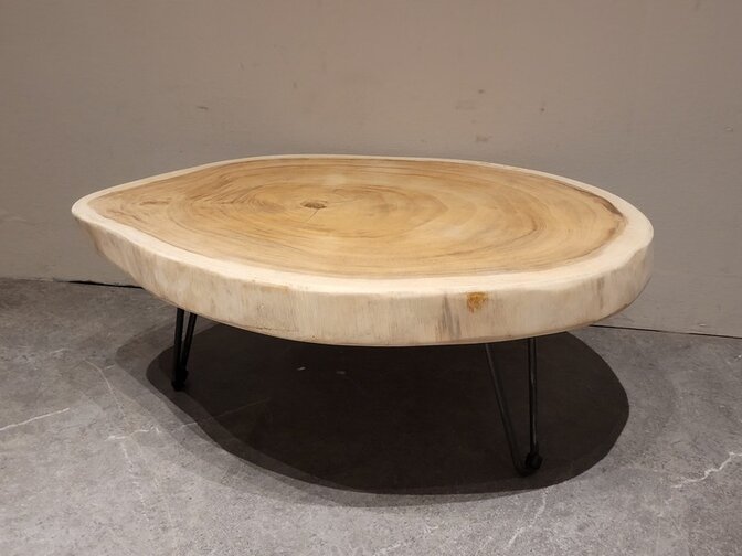 Salontafel 75/85x32cm op 3 pinpoten