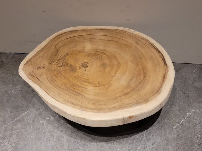 Salontafel 75/85x32cm op 3 pinpoten