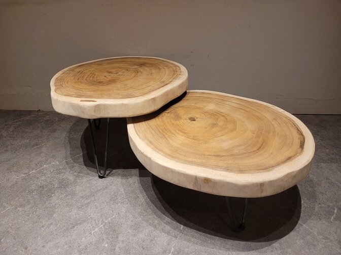 Salontafel 75/80x43cm op 3 pinpoten