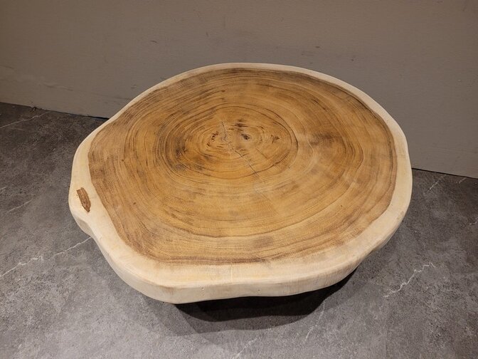 Salontafel 75/80x43cm op 3 pinpoten