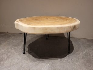 Salontafel 75/80x43cm op 3 pinpoten