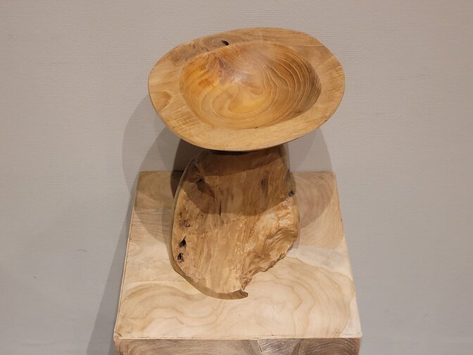 Houten schaaltje op voet 20x30cm