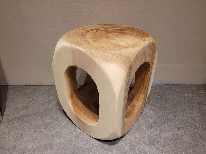 Suar kruk - bijzettafel - 35x35x45cm