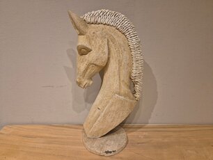 Creme paardenhoofd met schelpen - 45cm