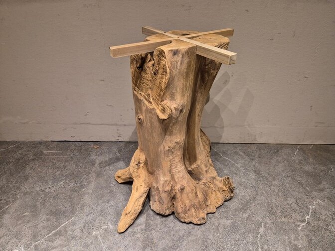 Teak wortelhouten tafelpoot  +/- 60 x 67cm