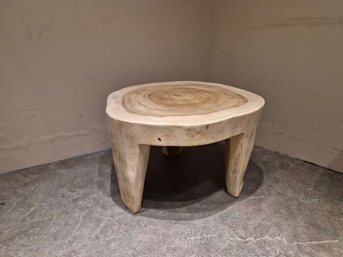 Salontafel 60x45cm op 3 massieve poten