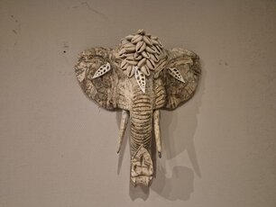 Hangende olifant met schelpen - 25x25cm