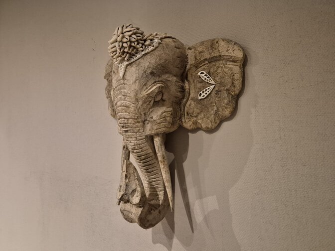 Hangende olifant met schelpen - 40x40cm