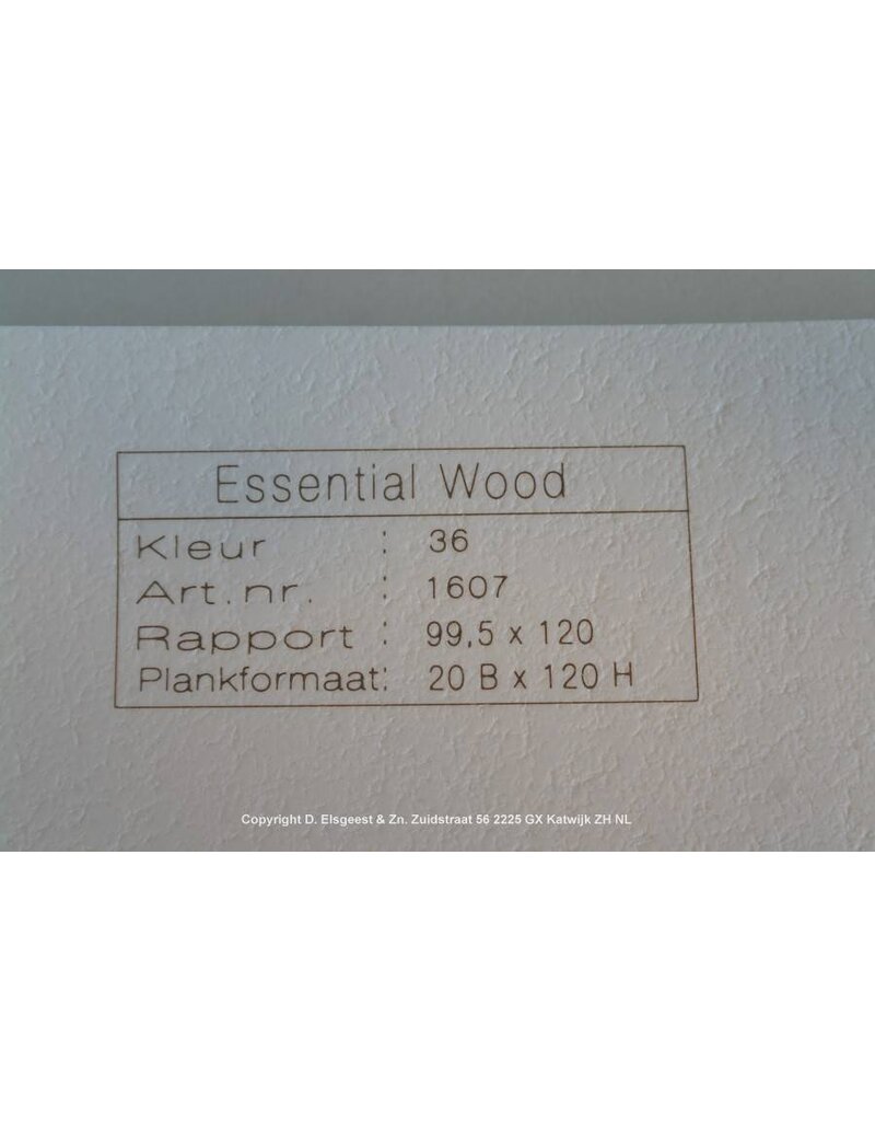 Essential Wood 36